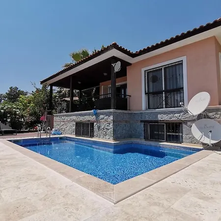 Villa Redpine 5 *